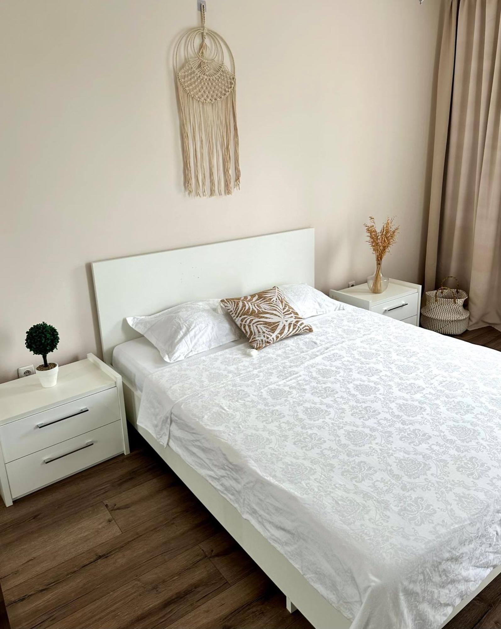 Moonlight Charming Shelter - 3Br 180º Balcony View Appartement Oradea Buitenkant foto